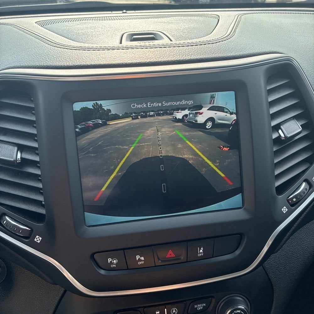 2023 Jeep Cherokee Altitude Lux