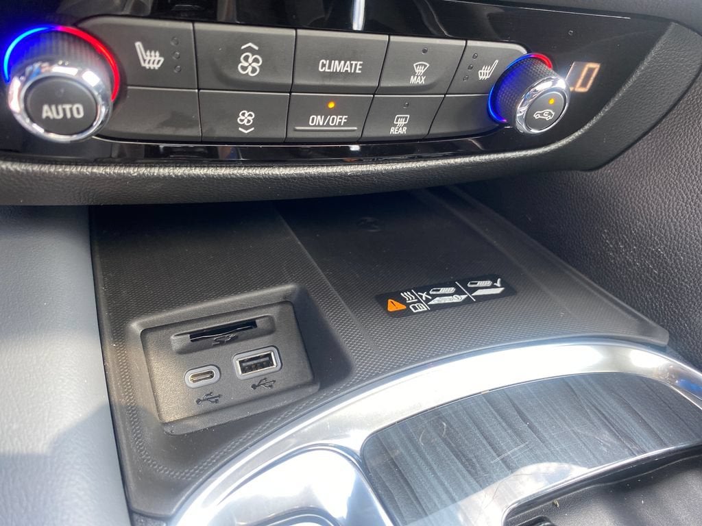 2023 Buick Enclave Essence