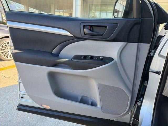 2019 Toyota Highlander LE