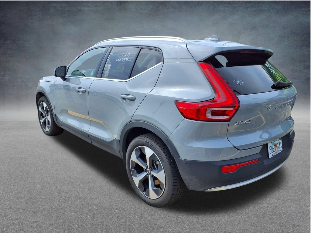 2025 Volvo XC40 Plus Bright Theme