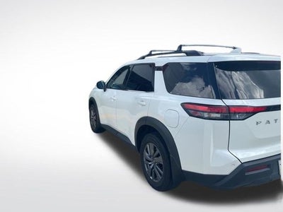 2023 Nissan Pathfinder SV