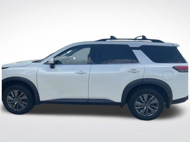 2023 Nissan Pathfinder SV