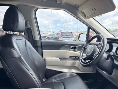 2024 Kia Carnival LX