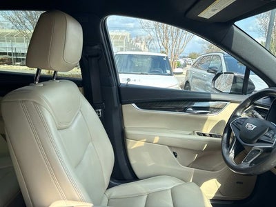 2017 Cadillac XT5 Base