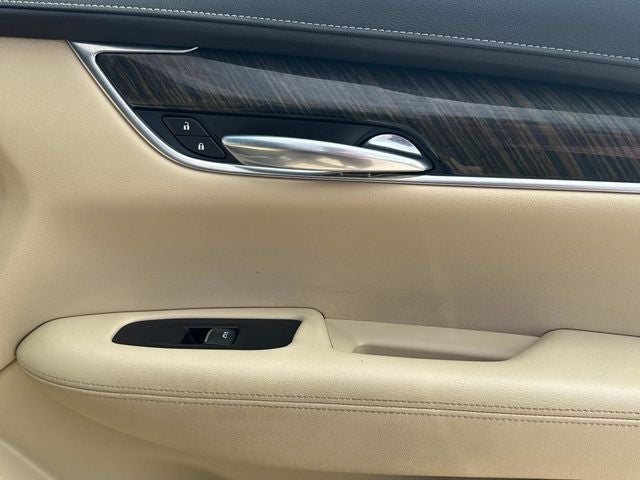 2017 Cadillac XT5 Base