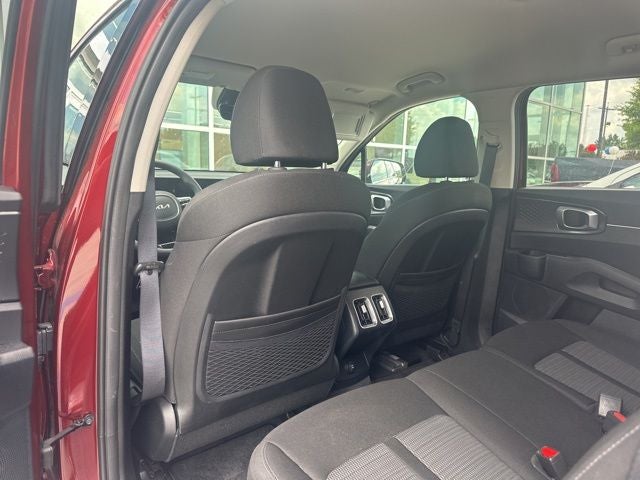 2025 Kia Sorento LX