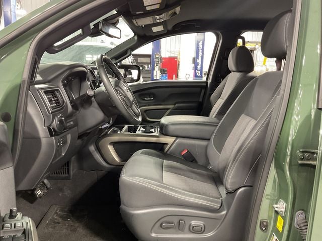 2024 Nissan Titan SV