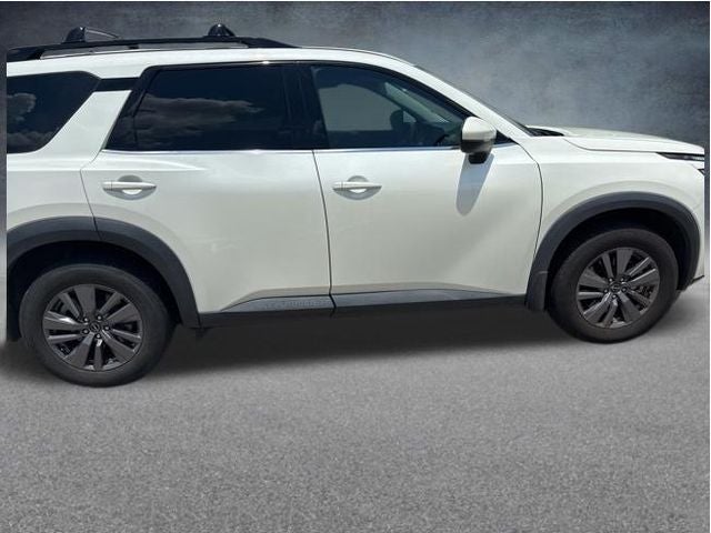 2023 Nissan Pathfinder SV