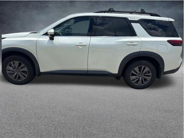 2023 Nissan Pathfinder SV