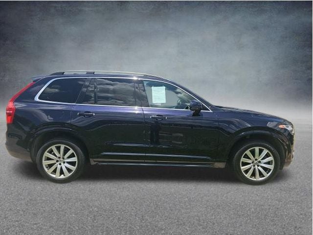 2017 Volvo XC90 T6 Momentum