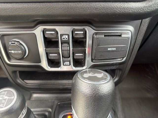 2025 Jeep Wrangler 4-Door Summit 4x4