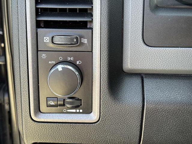 2018 RAM 1500 Tradesman Quad Cab 4x2 6'4' Box