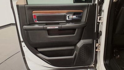 2018 RAM 1500 Laramie Crew Cab 4x4 5'7' Box