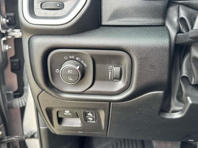 2022 RAM 1500 Big Horn Quad Cab 4x2 6'4' Box