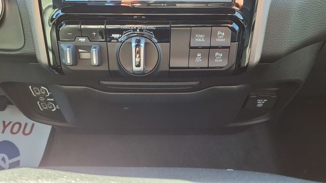 2023 RAM 1500 Laramie Crew Cab 4x4 5'7' Box