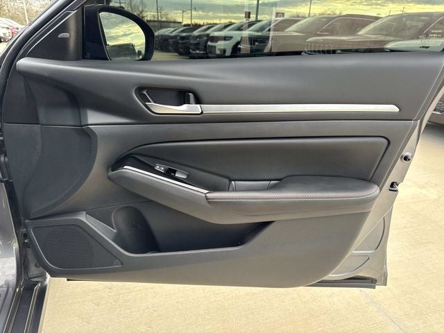 2024 Nissan Altima SR VC-Turbo FWD