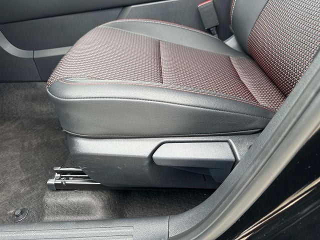 2025 Nissan Kicks SR FWD