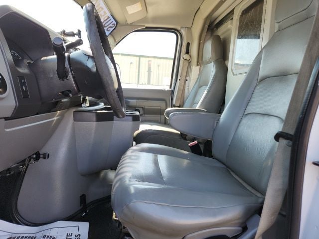 2017 Ford E-350SD Base Cutaway