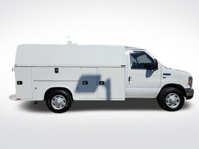 2017 Ford E-350SD Base Cutaway