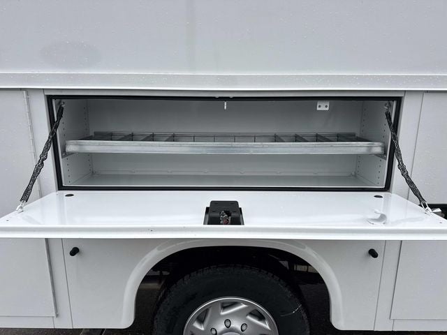 2025 Ford E-350SD Base Cutaway