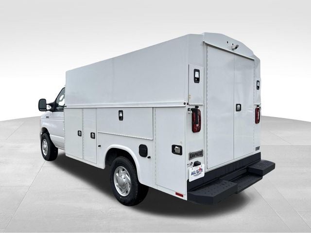 2025 Ford E-350SD Base Cutaway