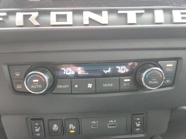 2025 Nissan Frontier SV