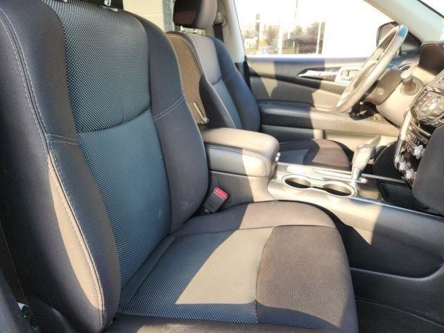 2020 Nissan Pathfinder SV