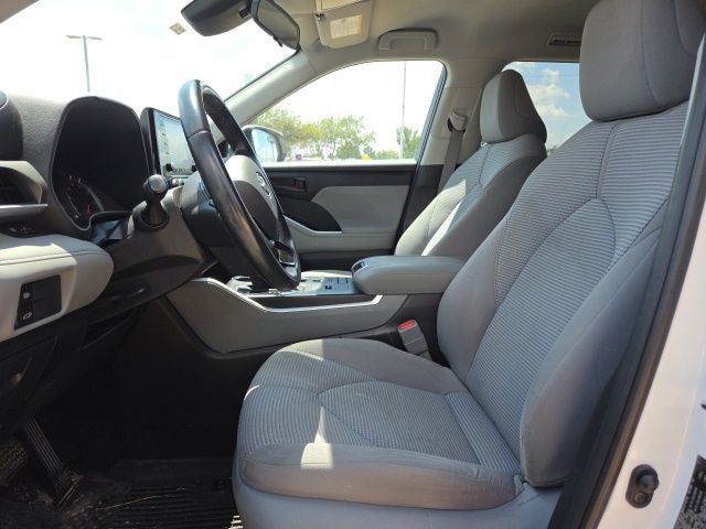 2020 Toyota Highlander LE