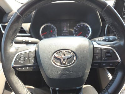 2020 Toyota Highlander LE