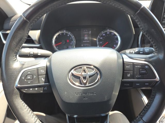 2020 Toyota Highlander LE