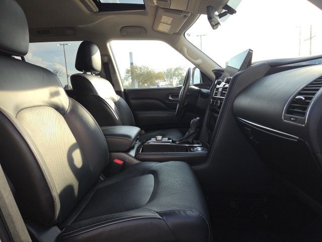 2023 INFINITI QX80 LUXE