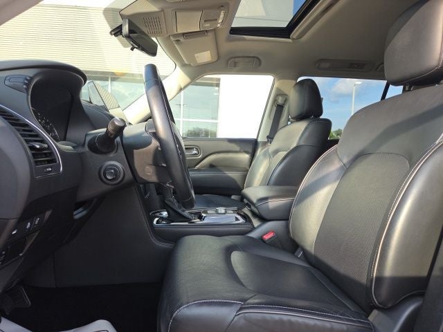 2023 INFINITI QX80 LUXE