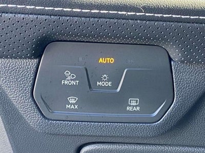 2024 Volkswagen Atlas Cross Sport 2.0T SEL R-Line