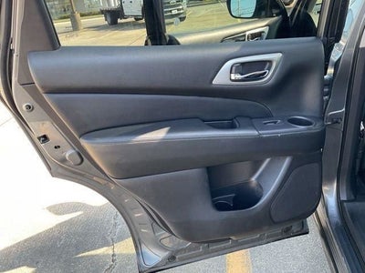 2020 Nissan Pathfinder SV