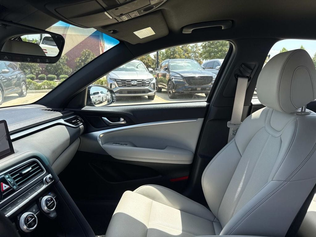 2023 Genesis G70 2.0T