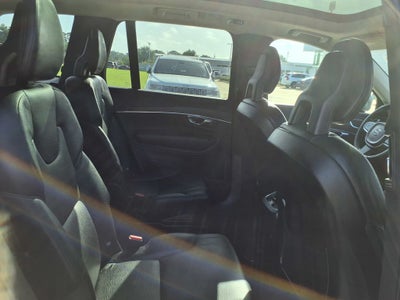 2020 Volvo XC90 T6 Momentum