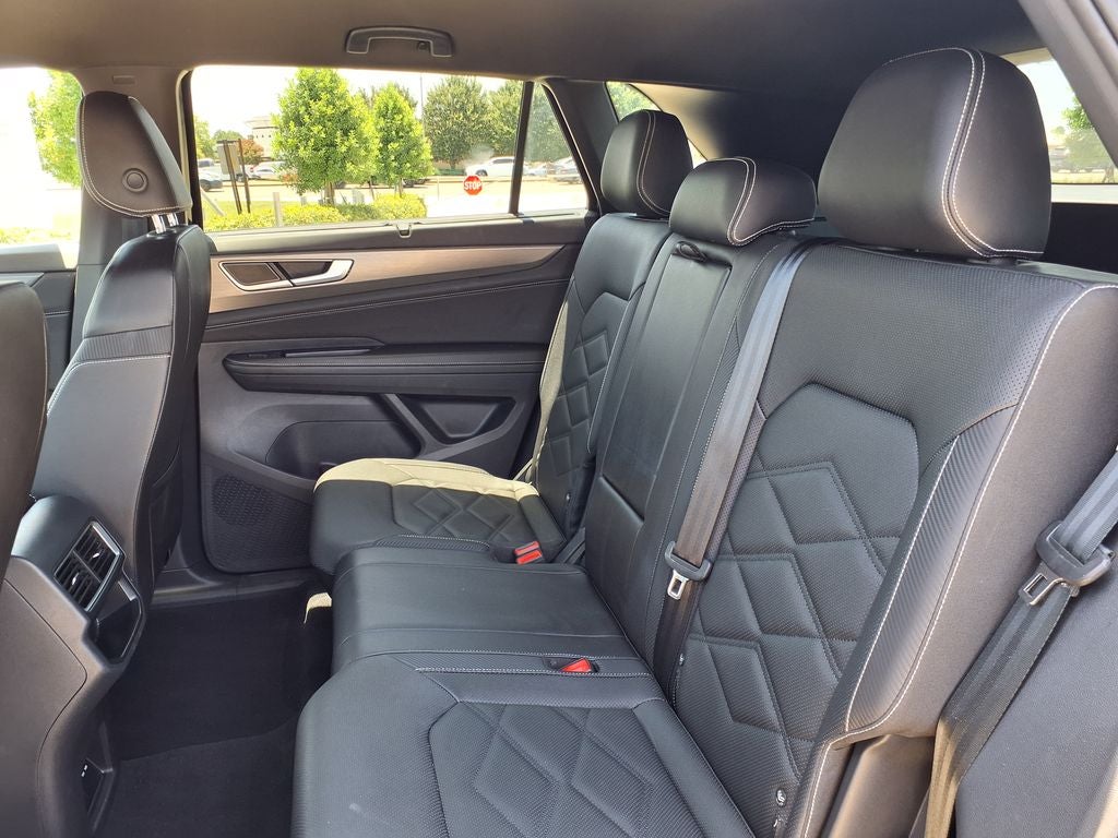 2025 Volkswagen Atlas Cross Sport 2.0T SE w/Technology