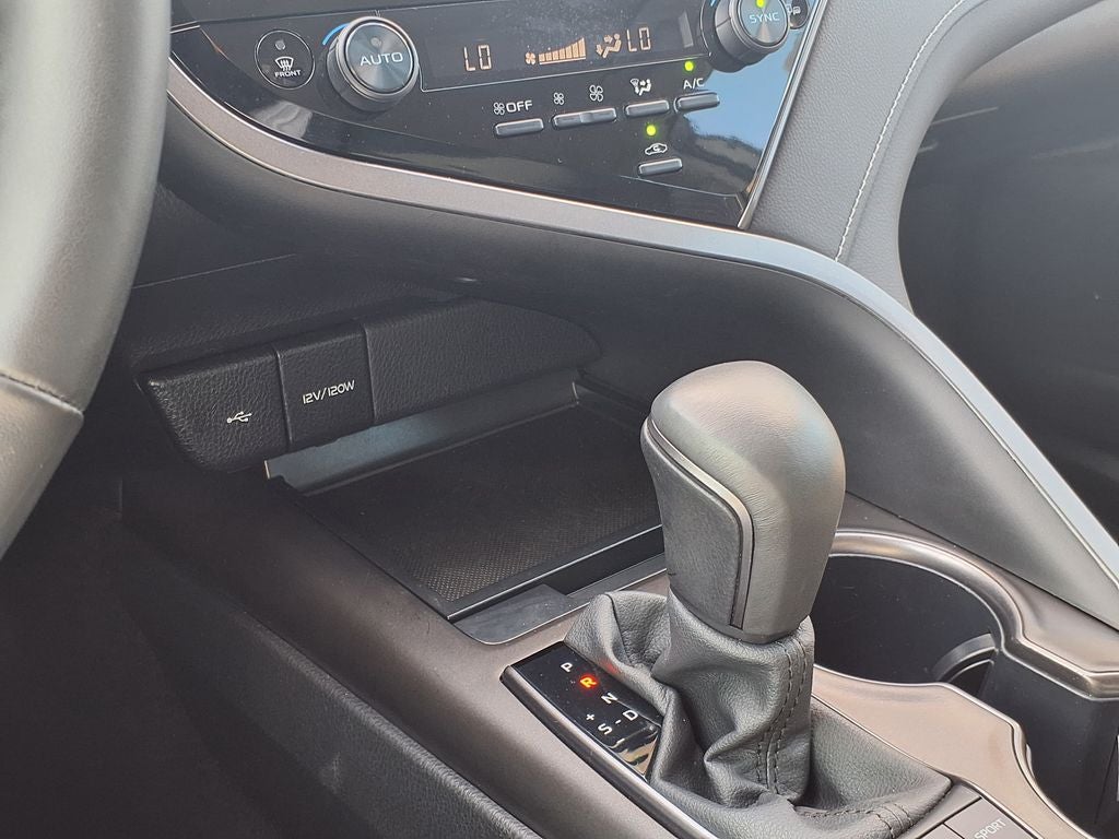 2024 Toyota Camry Hybrid SE