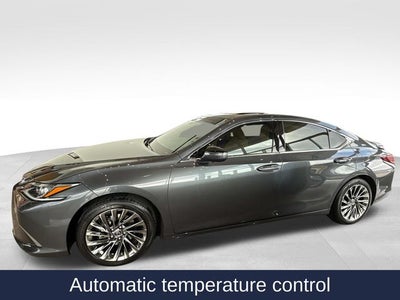 2025 Lexus ES 300h Luxury