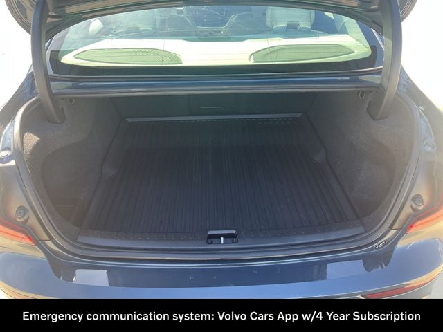 2023 Volvo S60 B5 Plus Dark Theme