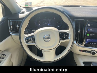2023 Volvo S60 B5 Plus Dark Theme