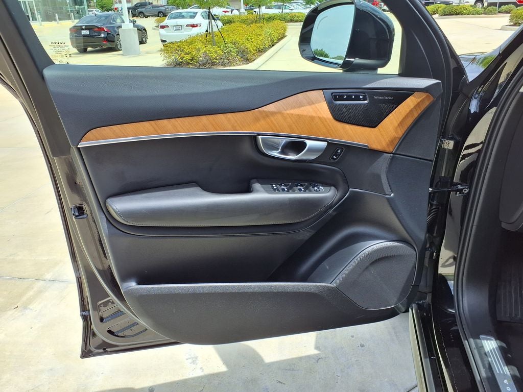 2024 Volvo XC90 B6 Plus Bright Theme 6-Seater