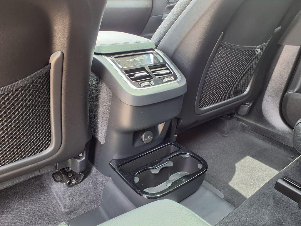 2024 Volvo XC90 B6 Plus Bright Theme 6-Seater