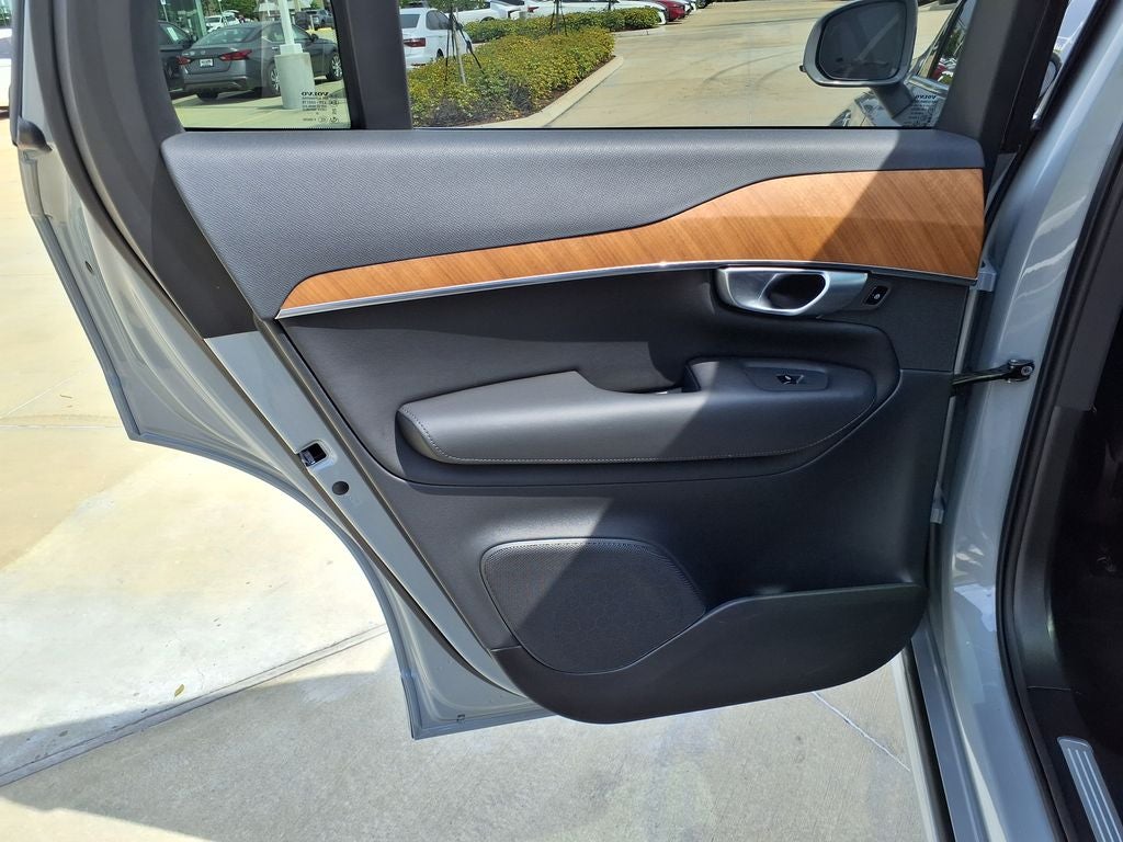 2024 Volvo XC90 B6 Plus Bright Theme