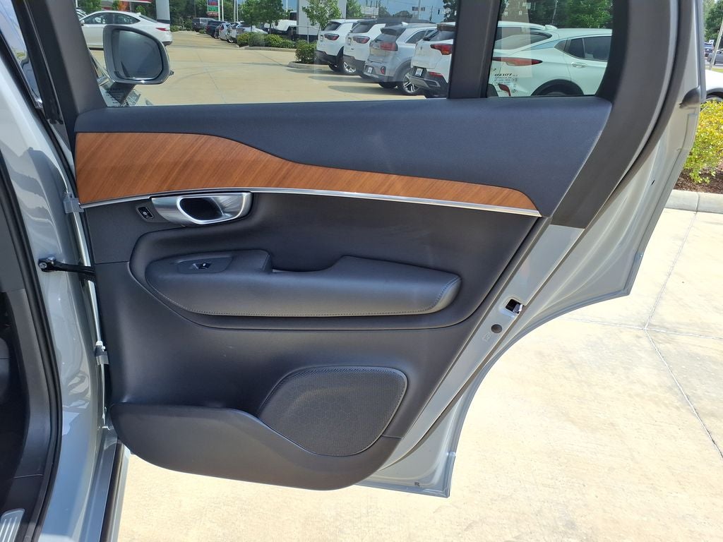 2024 Volvo XC90 B6 Plus Bright Theme