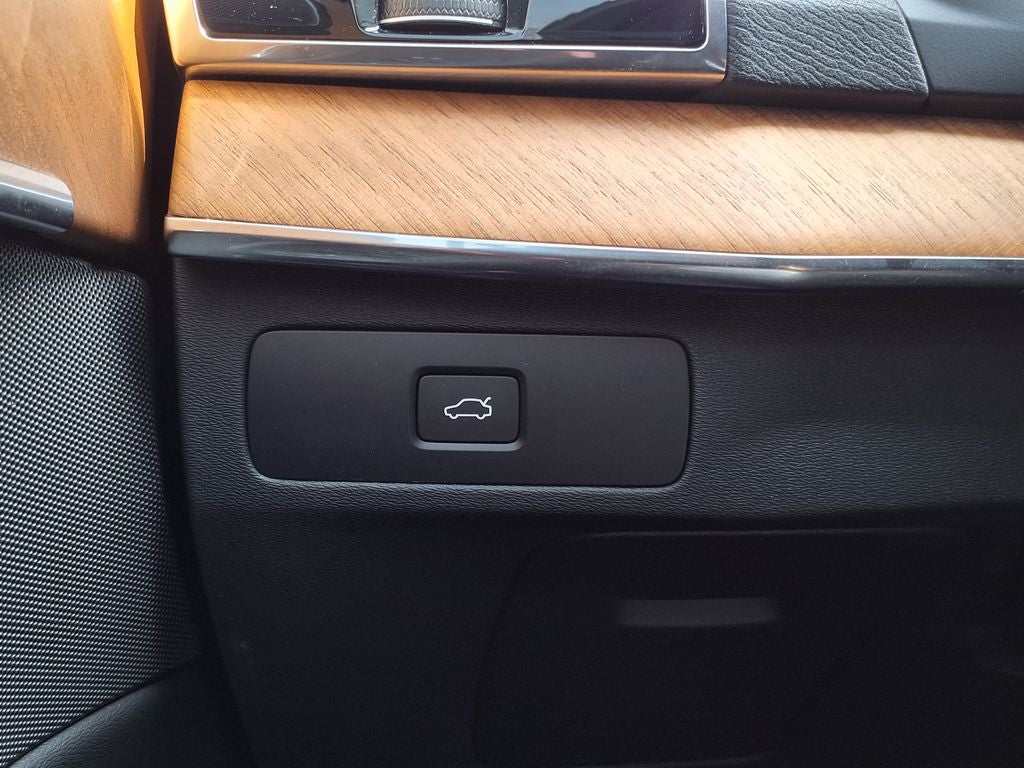 2024 Volvo XC90 B6 Plus Bright Theme