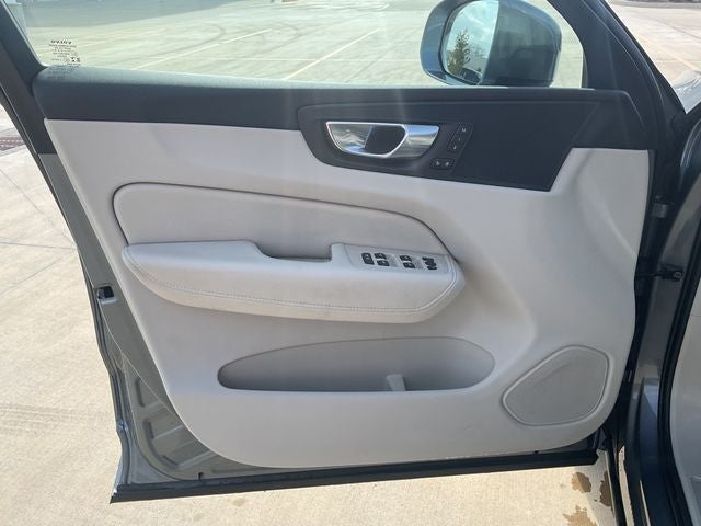 2021 Volvo XC60 T5 Momentum