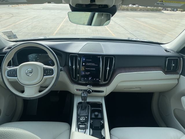 2021 Volvo XC60 T5 Momentum