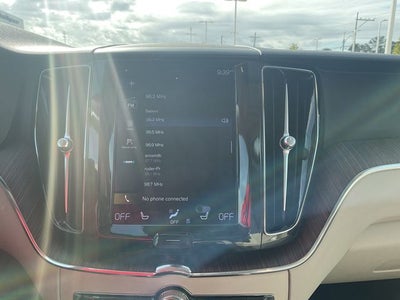 2021 Volvo XC60 T5 Momentum