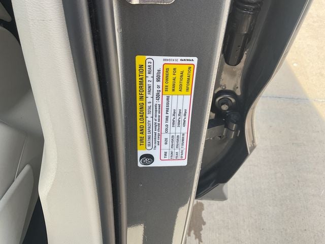 2021 Volvo XC60 T5 Momentum